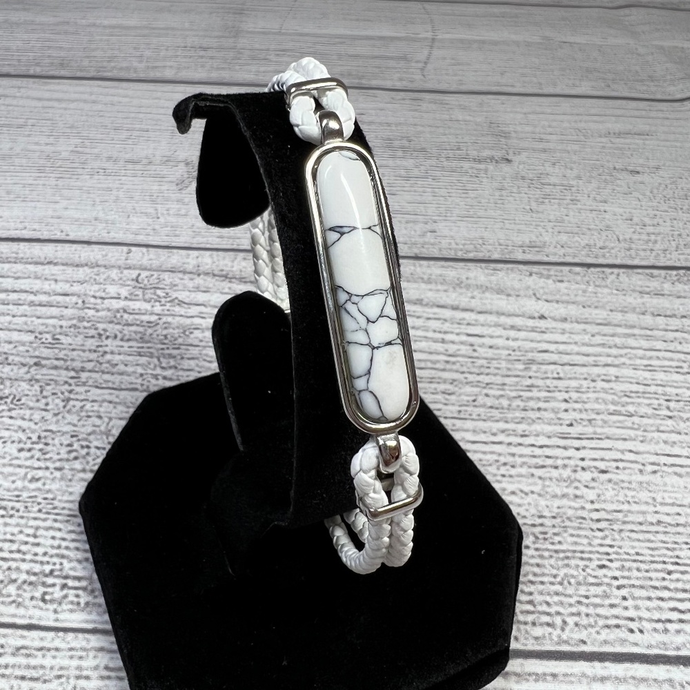 White Howlite Bracelet (203)